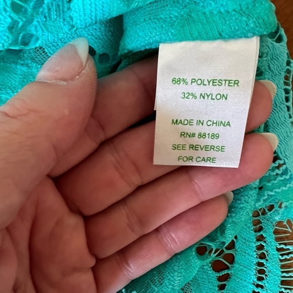 Lily Pulitzer Turquoise Lace Top Size XS Back Zip Puff Sleeve - Picture 9 of 11
